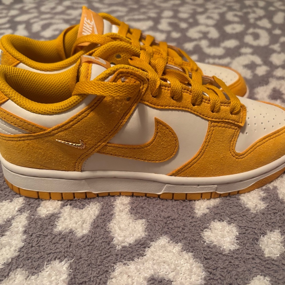 Nike Dunks - Picture 2 of 3